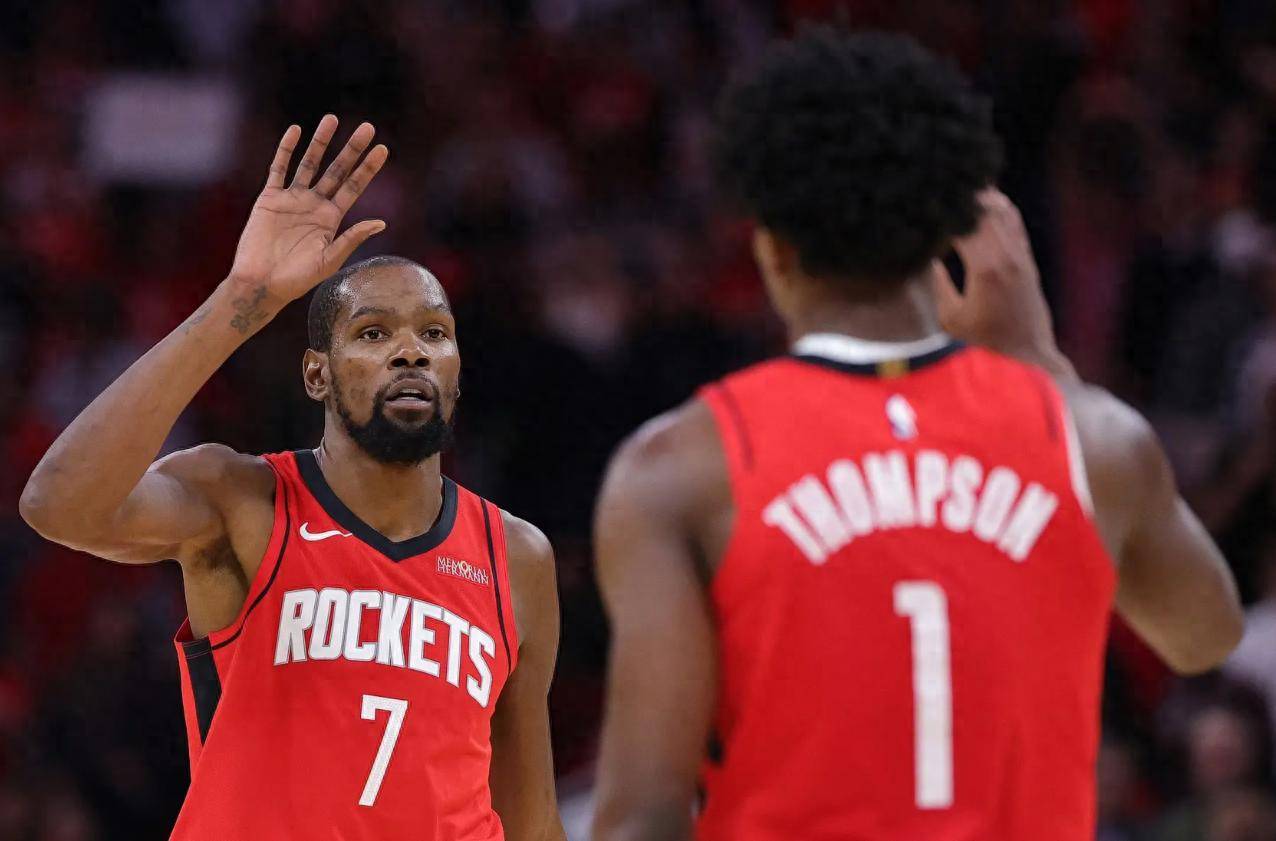 今夜休斯敦火箭备战荷甲,篮板制胜细节曝光,压力陡增,年轻球员得到机会 今夜休斯敦火箭备战荷甲,篮板制胜细节曝光,压力陡增,年轻球员得到机会